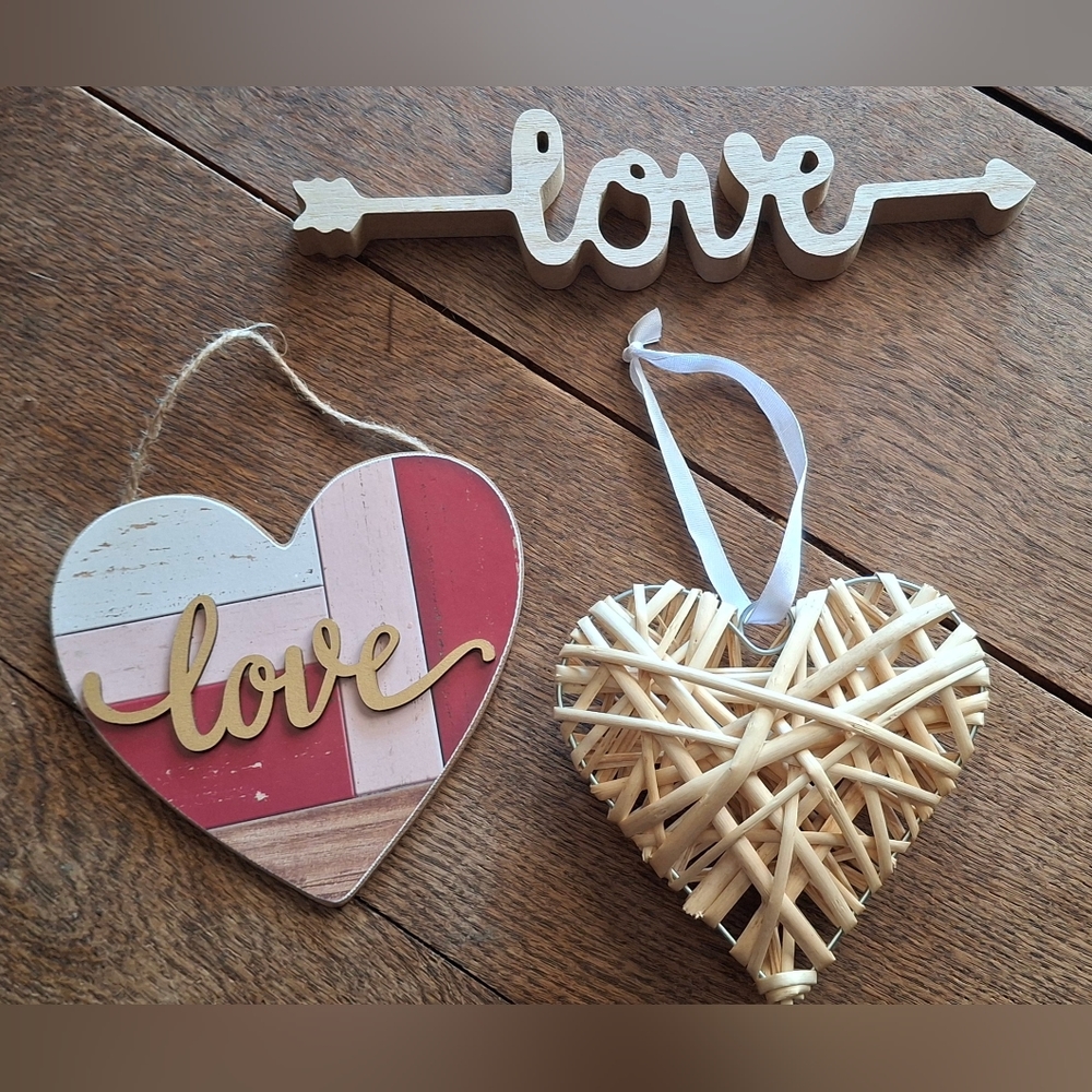 Love Heart Shaped Valentines Decor Set Of 3